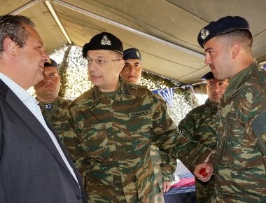 Κάποιοι επιμένουν να «κοιμούνται όρθιοι» στο ΥΠΕΘΑ: Ανακοίνωση για το επεισόδιο στον Έβρο μετά από 10 ώρες